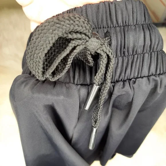 NWOT!!! Lightweight Tulip Style running Shorts Black, inner shorts!!! - Picture 5 of 7